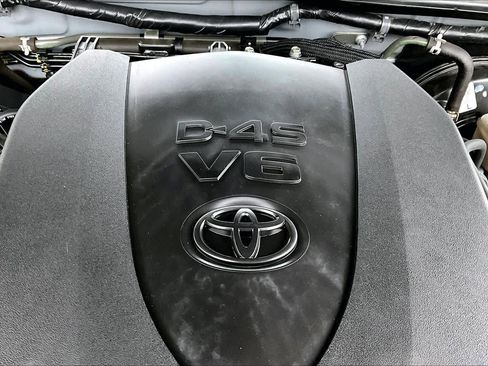 Certified 2021 Toyota Tacoma TRD Sport w/ Technology Package AWD/4WD image 32