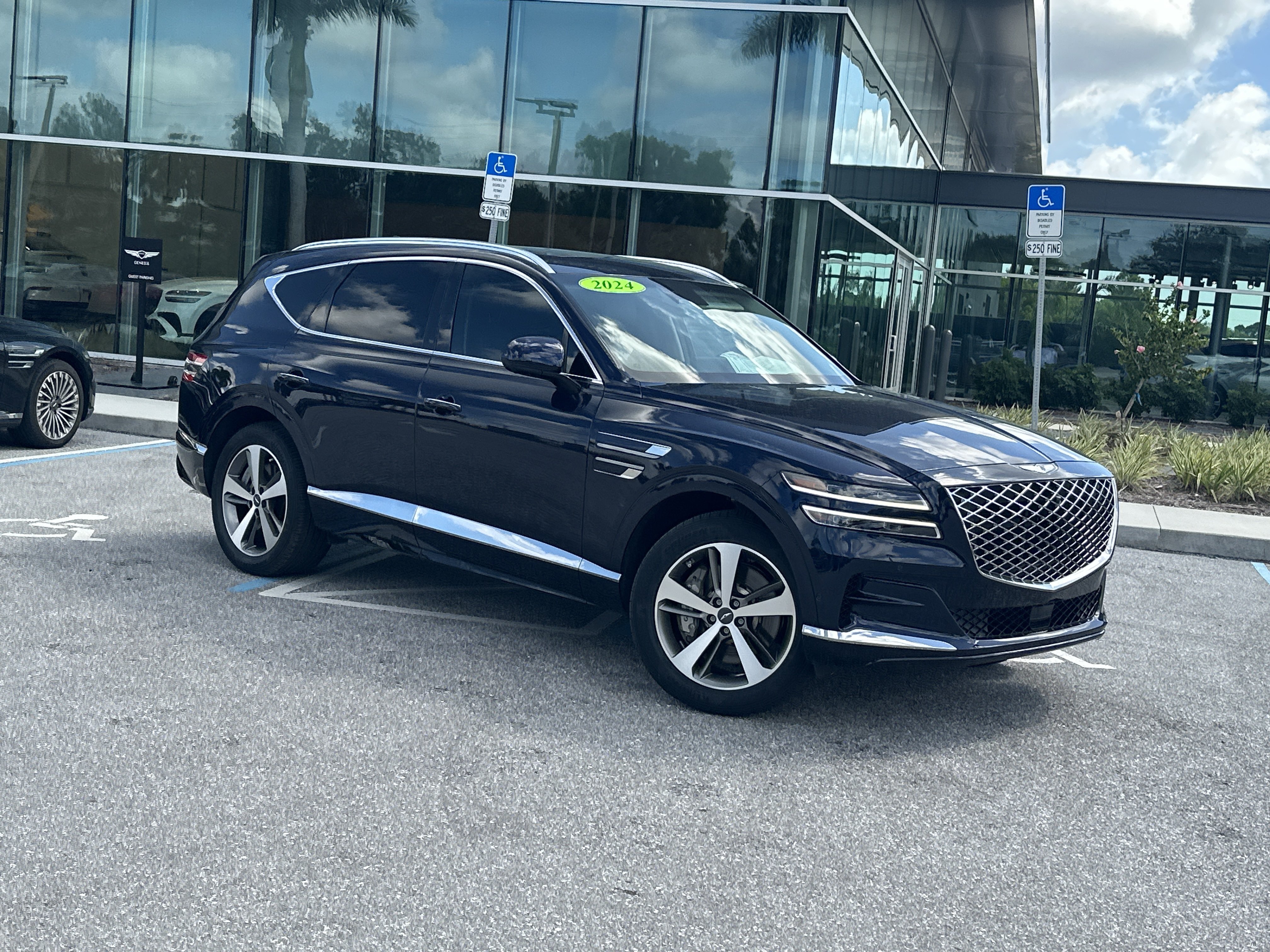 Certified 2024 Genesis GV80 3.5T Advanced w/ Advanced Package AWD/4WD image 2
