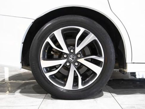 Used 2023 Honda Odyssey Touring image 30