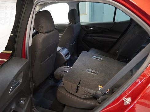 Used 2019 Chevrolet Equinox LT w/ Driver Convenience Package AWD/4WD image 18