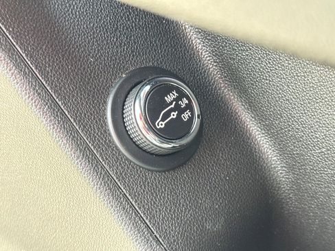 Certified 2018 Cadillac XT5 Premium Luxury image 11