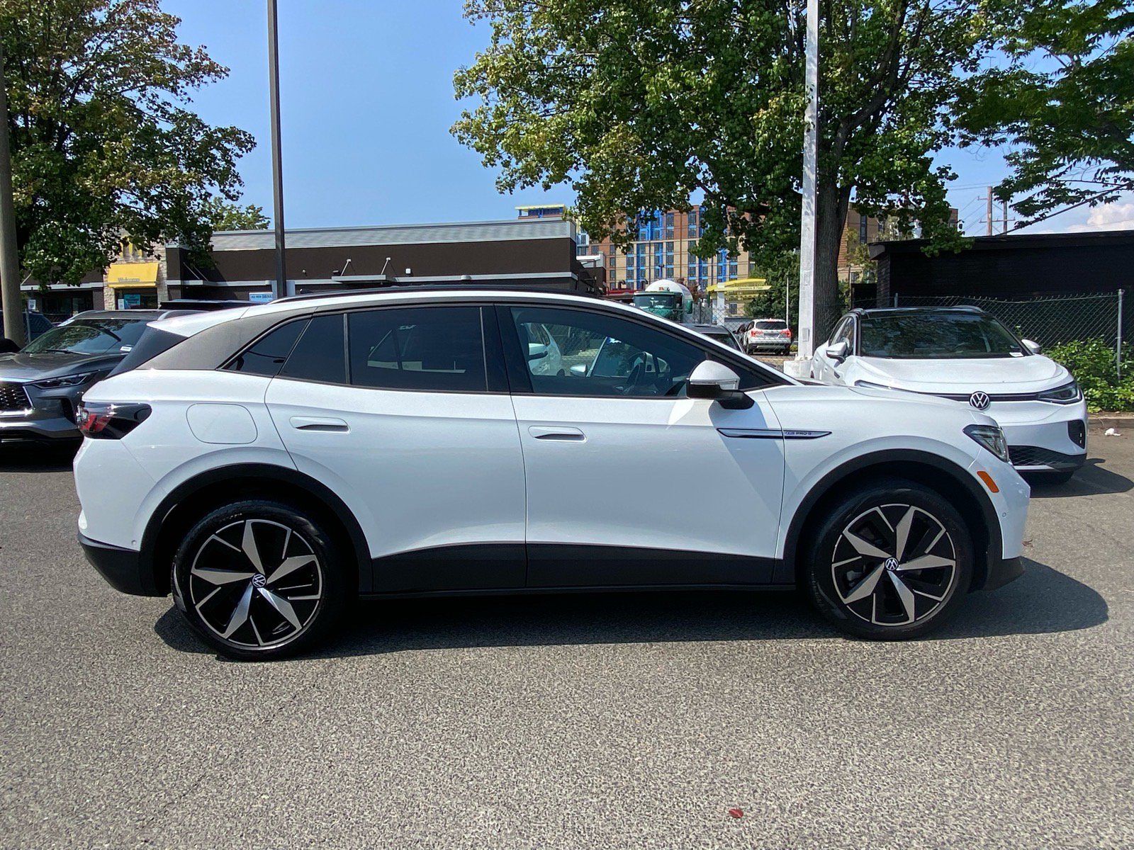 Used 2023 Volkswagen ID.4 Pro S AWD/4WD image 2