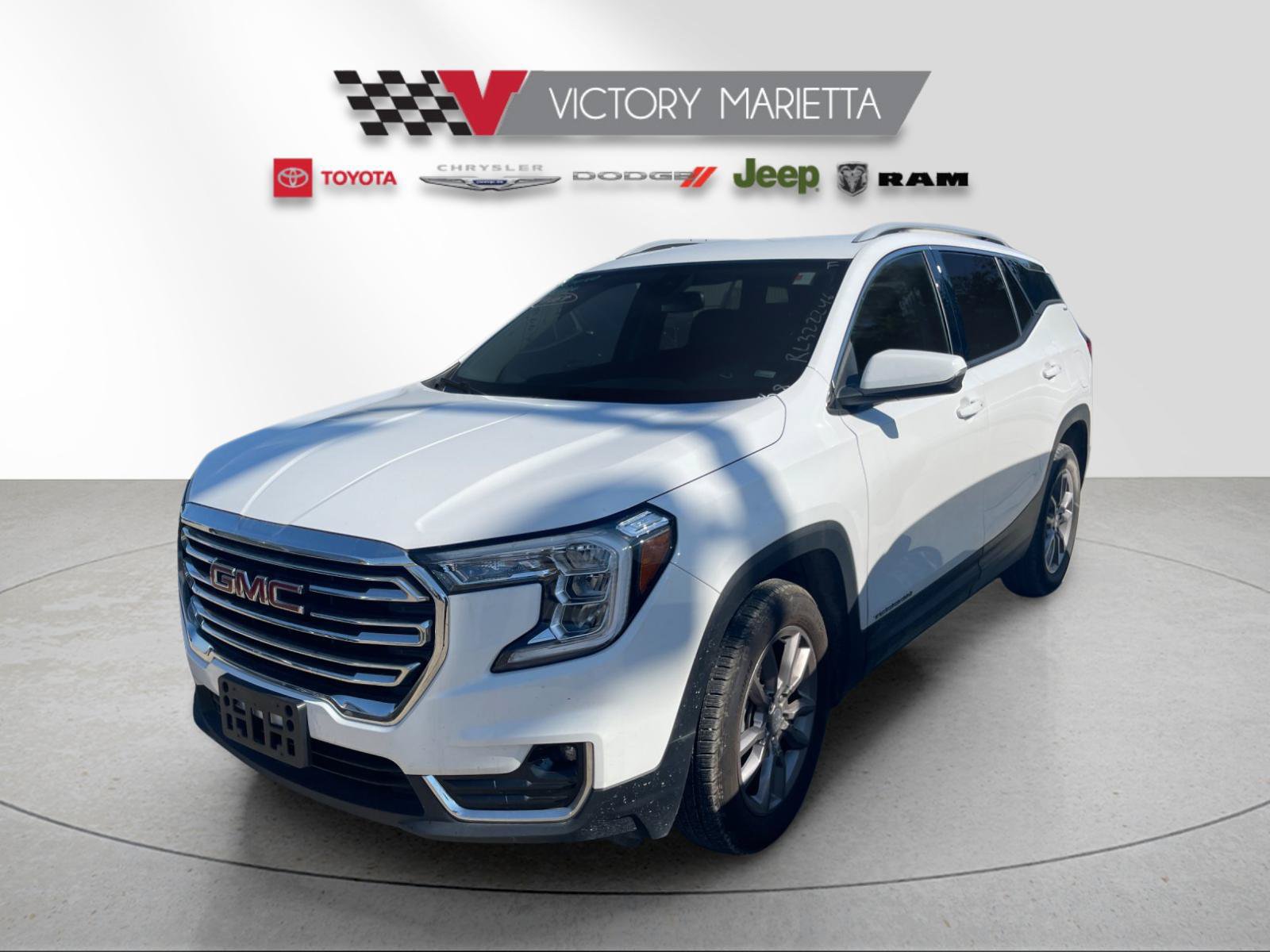 Used 2024 GMC Terrain SLT AWD/4WD image 1