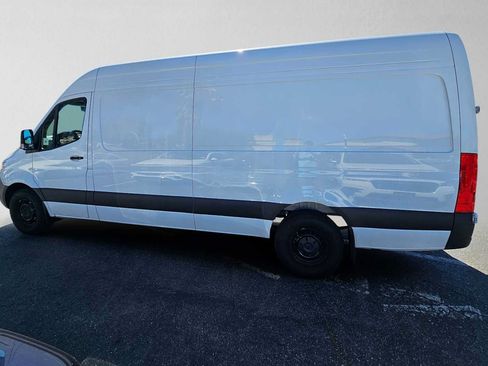 Used 2026 Mercedes-Benz Sprinter 2500 image 6