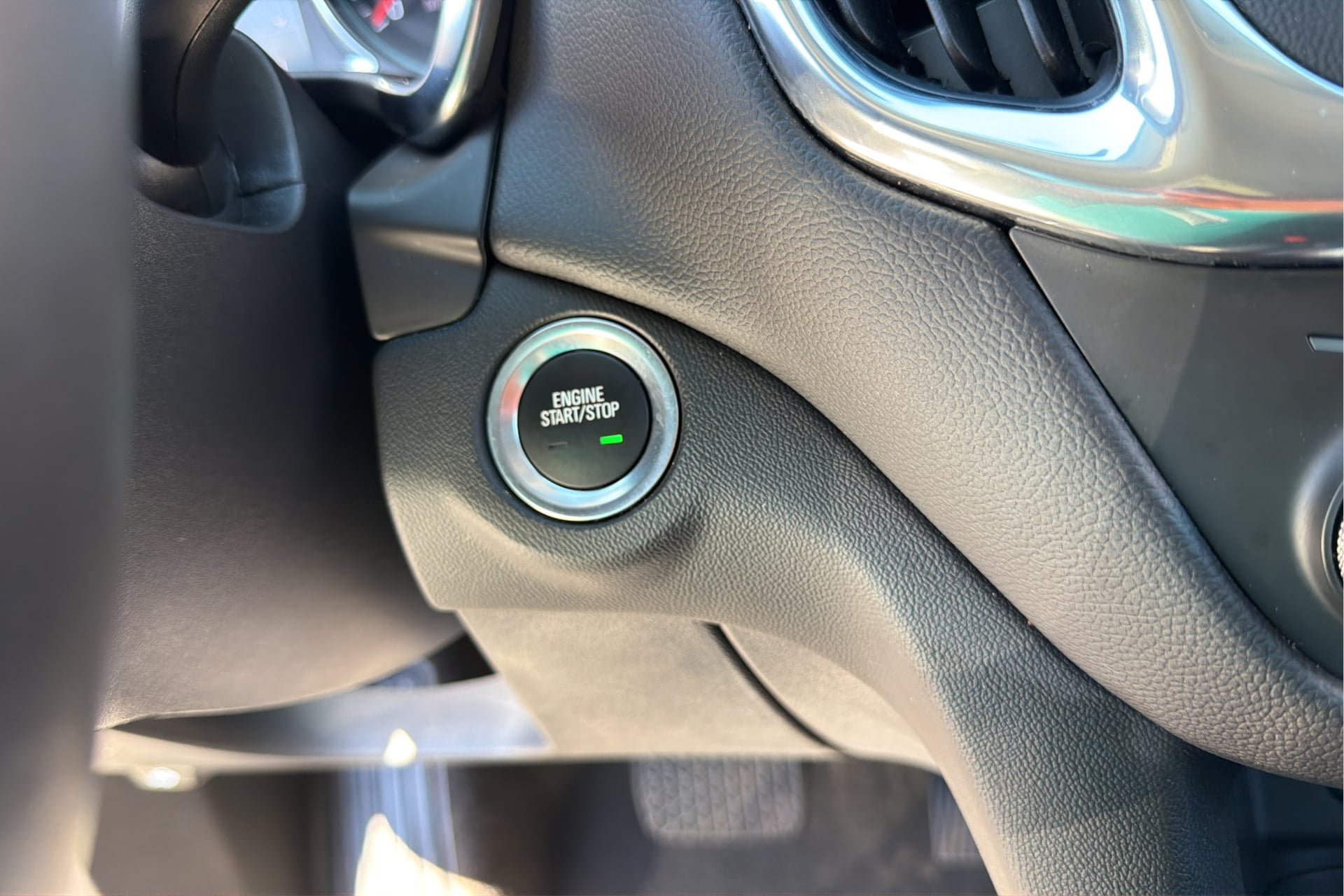 Used 2022 Chevrolet Equinox LT AWD/4WD image 24