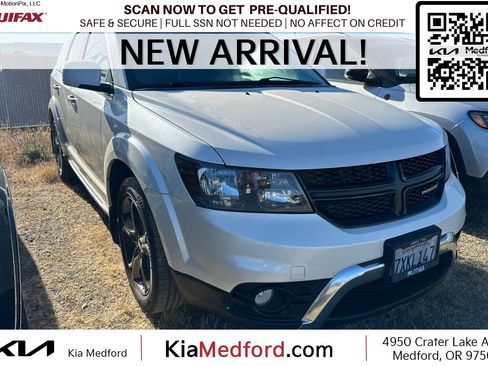 Used 2017 Dodge Journey Crossroad FWD image 1