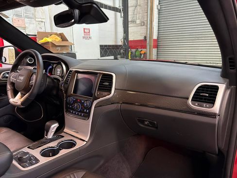 Used 2018 Jeep Grand Cherokee Trackhawk AWD/4WD image 18