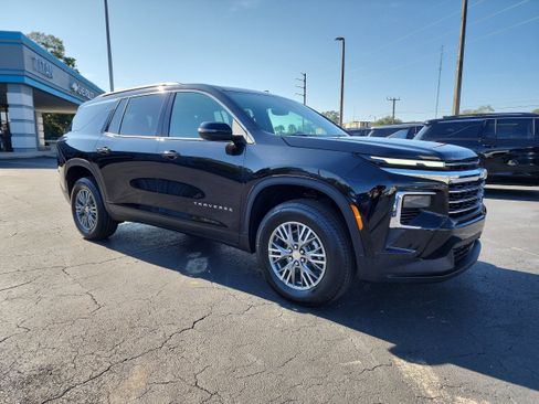 New 2026 Chevrolet Traverse LT w/ Driver Confidence Package image 2