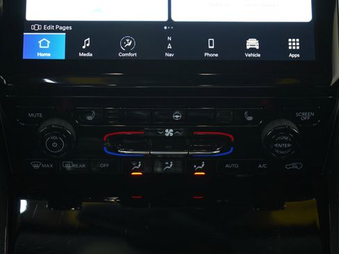 Used 2023 Jeep Grand Cherokee 4WD 4xe image 19