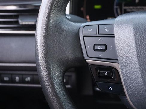 Used 2025 Toyota Camry LE image 11