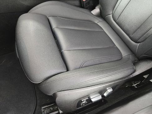 Used 2020 BMW 330i xDrive Sedan w/ Convenience Package image 14