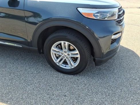 Certified 2023 Ford Explorer XLT w/ Equipment Group 202A AWD/4WD image 4