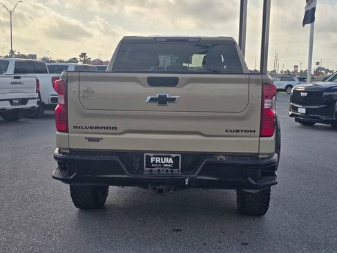 Used 2023 Chevrolet Silverado 1500 Custom Trail Boss w/ LPO, Dark Essentials Package AWD/4WD image 6