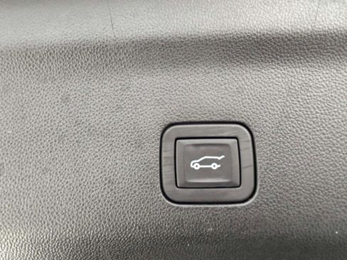 Used 2024 Chevrolet Tahoe Premier image 20