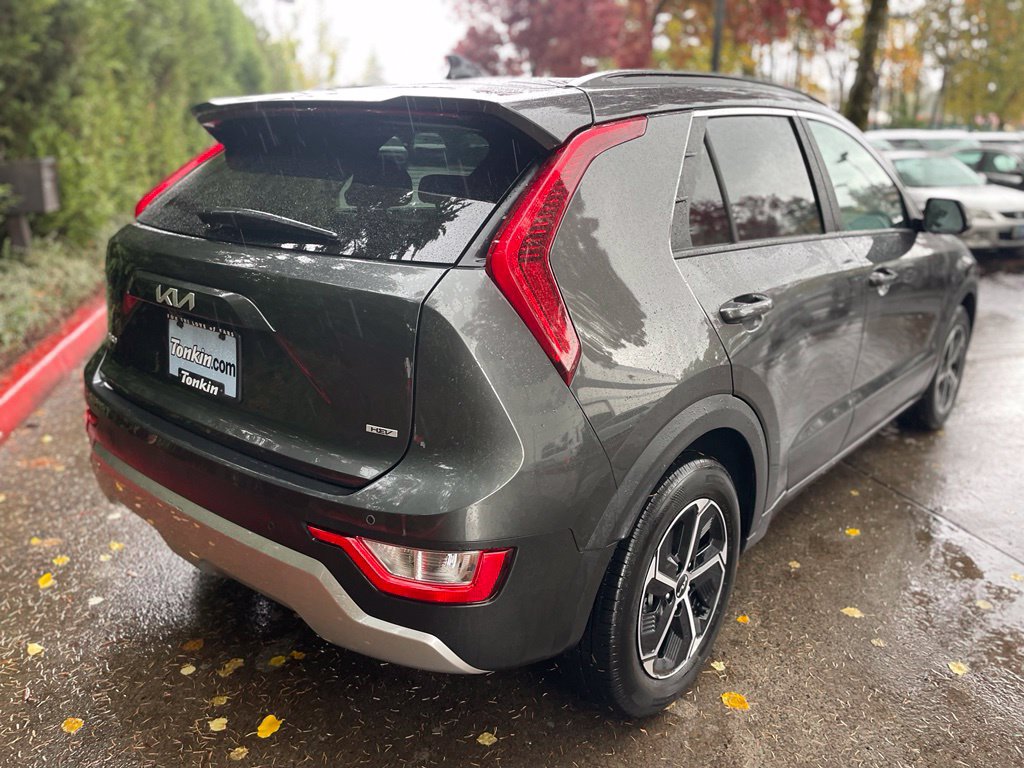 Used 2025 Kia Niro EX FWD image 4