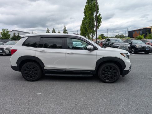 Used 2023 Honda Passport EX-L image 2