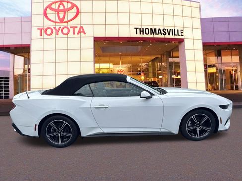 Used 2025 Ford Mustang Premium RWD image 8