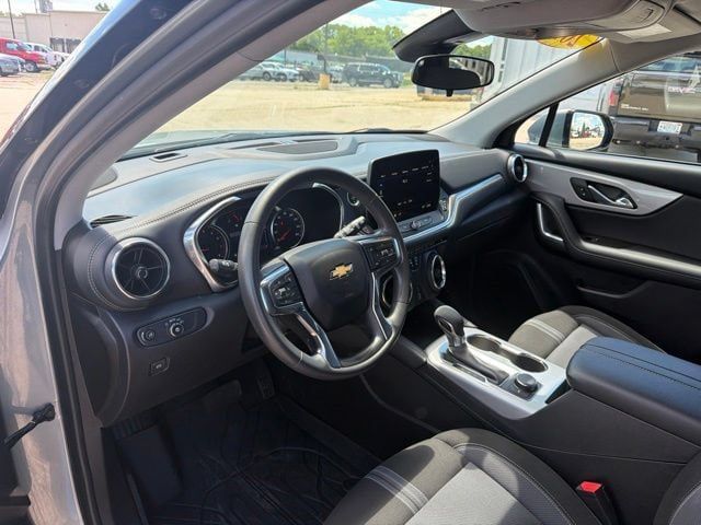 Used 2024 Chevrolet Blazer LT w/ LPO, Black Grille Bar Package AWD/4WD image 10