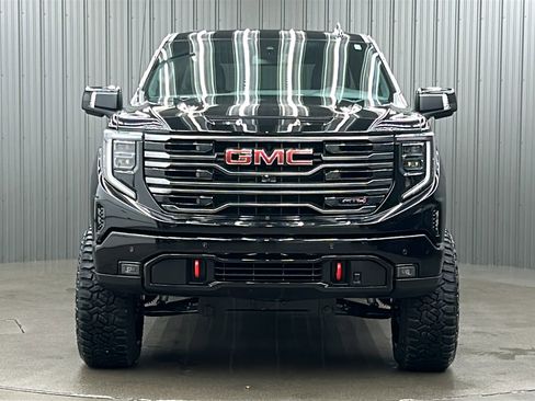 Used 2025 GMC Sierra 1500 AT4 w/ AT4 Premium Package image 8