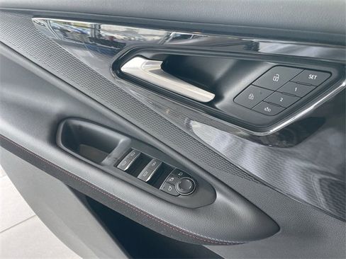 Certified 2025 Chevrolet Blazer EV RS image 23