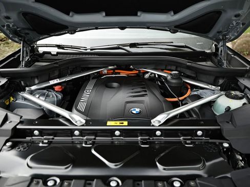 New 2026 BMW X5 xDrive50e w/ Executive Package image 33