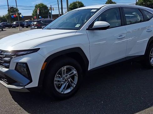 Used 2025 Hyundai Tucson SE image 4