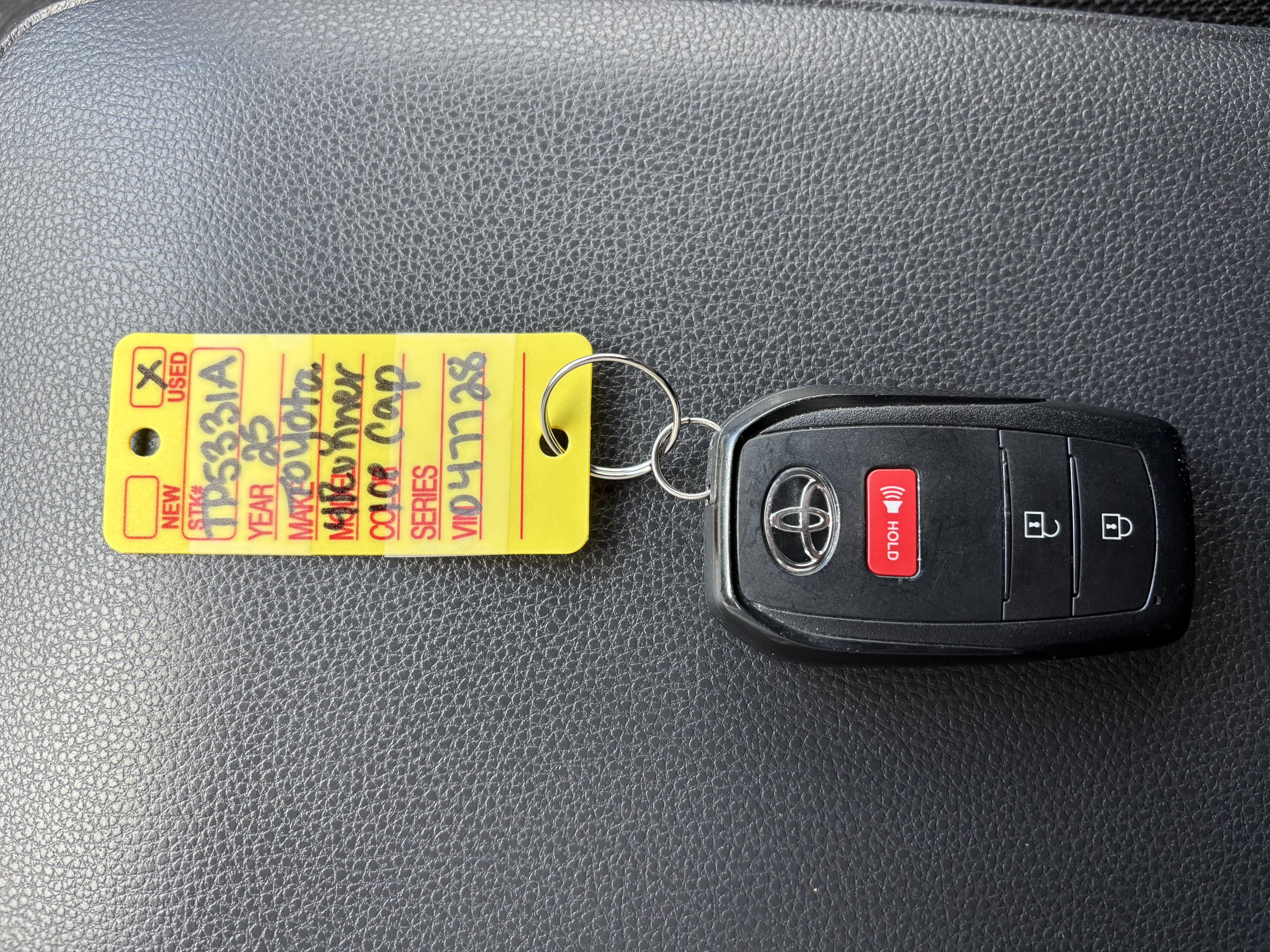 Used 2025 Toyota 4Runner SR5 AWD/4WD image 28
