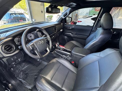 Used 2023 Toyota Tacoma TRD Off-Road w/ TRD Premium Off Road Package AWD/4WD image 18