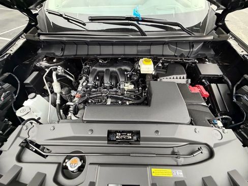 New 2026 Nissan Pathfinder Platinum image 10