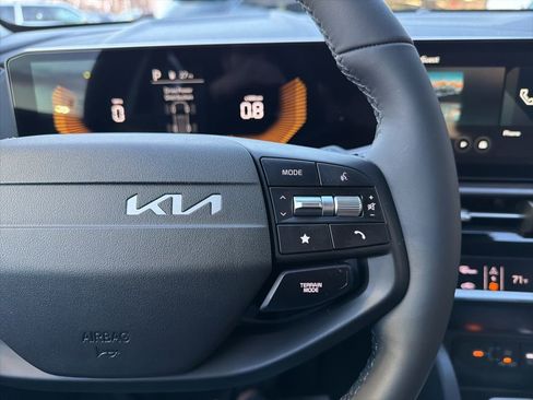 New 2026 Kia Sportage EX image 38