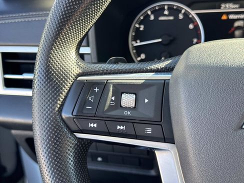 Used 2022 Mitsubishi Outlander ES image 17