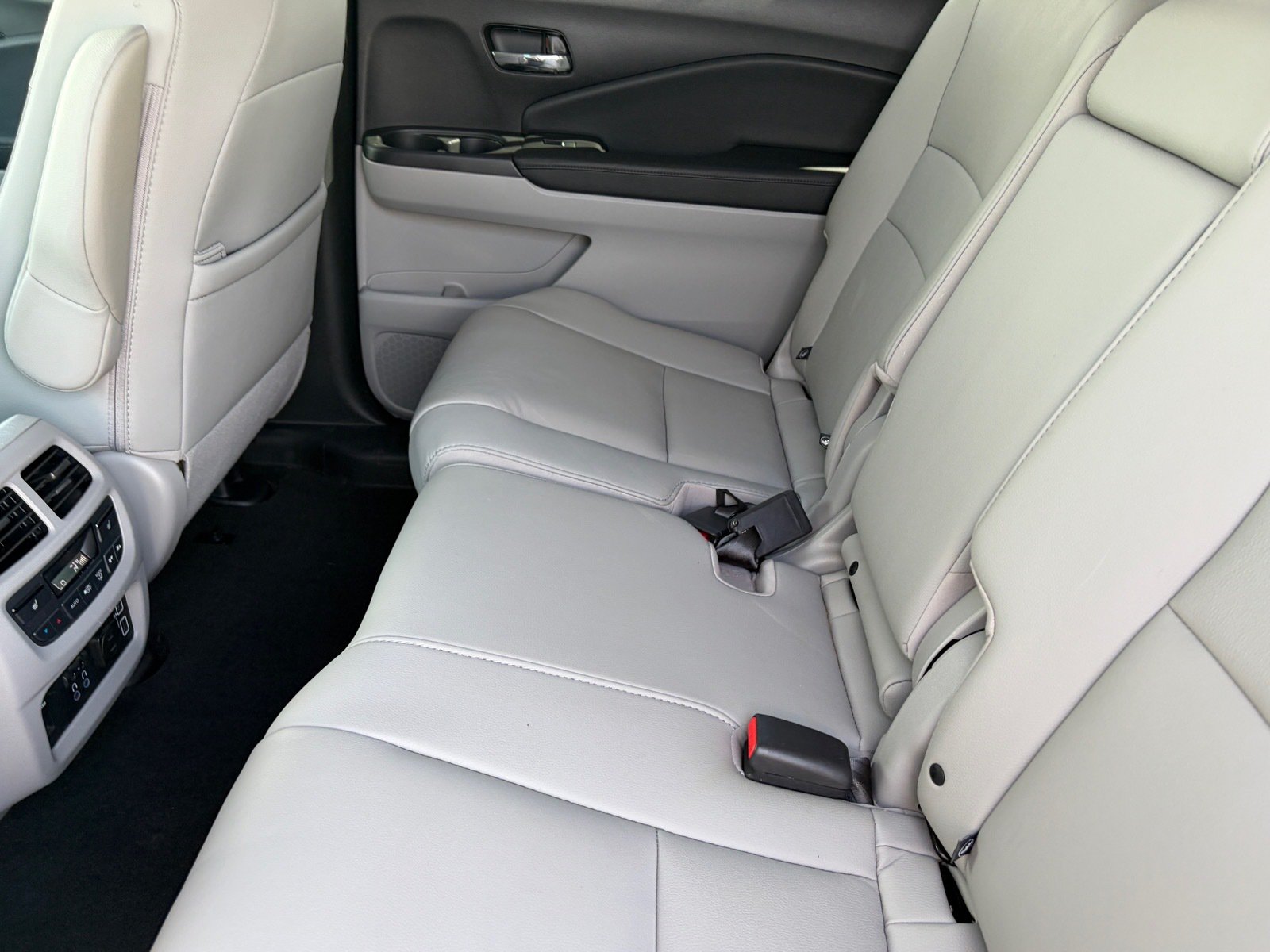 Used 2019 Honda Pilot Touring image 13