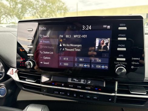 Used 2024 Toyota Sienna XLE image 28