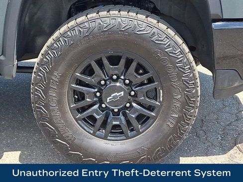Used 2025 Chevrolet Silverado 2500 ZR2 w/ Technology Package AWD/4WD image 29