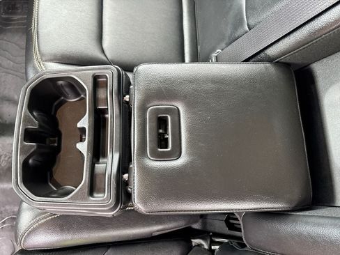 Used 2024 Jeep Wrangler Unlimited Sahara AWD/4WD image 30