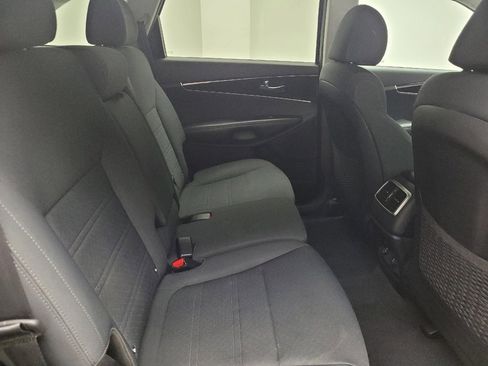 Used 2019 Kia Sorento AWD V6 image 19