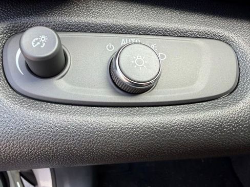 New 2026 Chevrolet Trax RS w/ Sunroof Package image 21