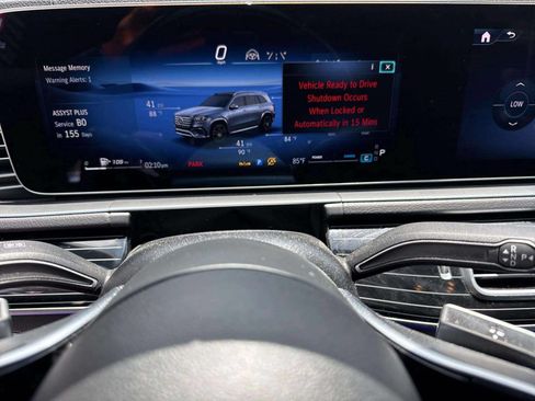 Used 2024 Mercedes-Benz GLS 450 4MATIC image 23