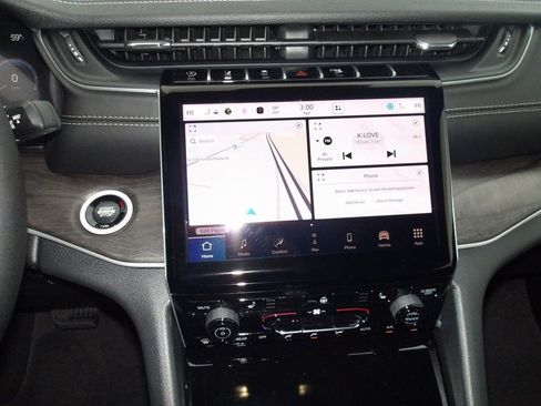 New 2025 Jeep Grand Cherokee Limited image 15