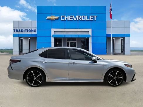 Used 2021 Toyota Camry SE image 10