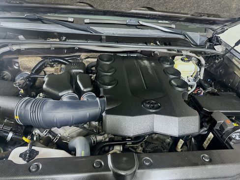 Used 2019 Toyota 4Runner TRD Off-Road Premium image 32