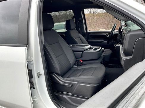 Used 2024 Chevrolet Silverado 2500 LT w/ Convenience Package image 10