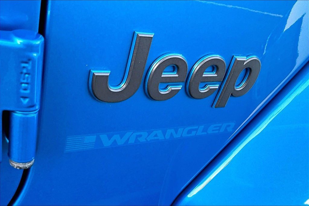 Used 2023 Jeep Wrangler Unlimited Sahara AWD/4WD image 8