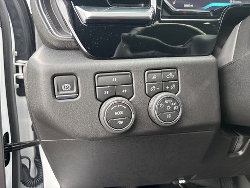 Used 2026 Chevrolet Silverado 2500 LT w/ Trail Boss Package image 16