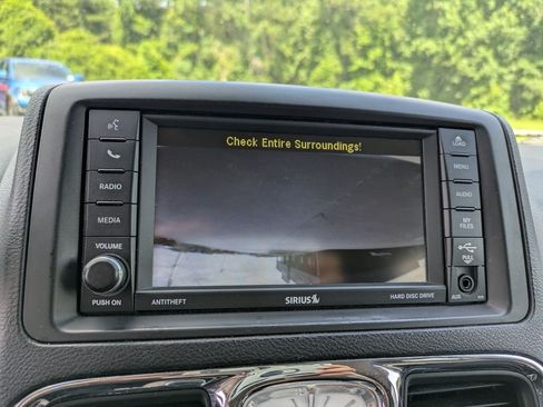 Used 2015 Chrysler Town & Country Touring-L w/ Mopar Premium Addition Group FWD image 24