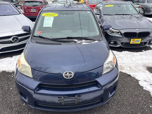 Used 2012 Scion xD image 3