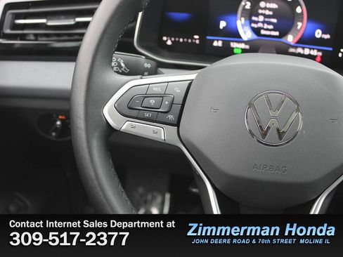 Used 2025 Volkswagen Jetta SE w/ Sunroof Package image 11