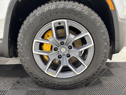 Used 2023 Rivian R1T Adventure image 11