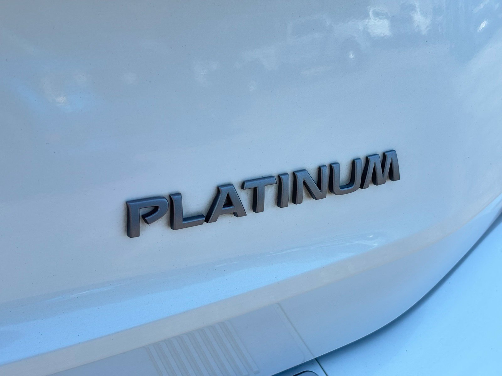 Used 2024 Nissan Rogue Platinum w/ Platinum Premium Package FWD image 11