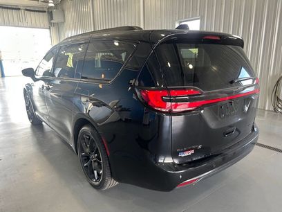 New 2026 Chrysler Pacifica Limited w/ S Appearance Package